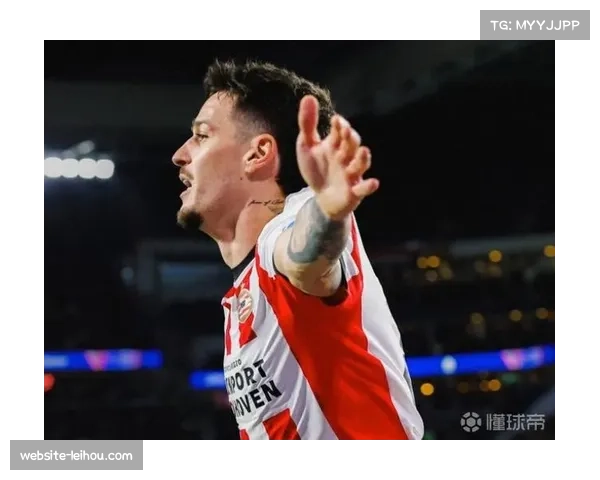 蒂尔梅开二度助埃因霍温2比1逆转前进之鹰收获胜利