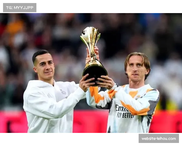 积分榜争冠数据：巴萨皇马1分差距下的剩余赛程难度分析